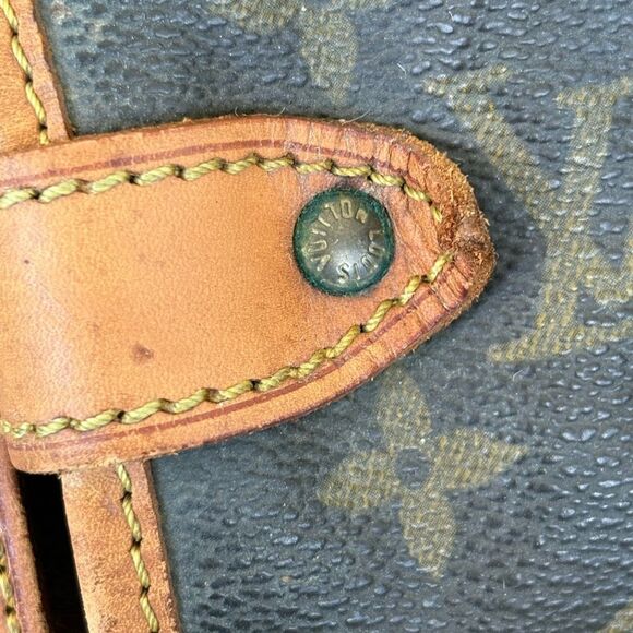 Authentic Louis Vuitton Monogram SAUMUR 43 XL Messenger Bag Unisex - Picture 10 of 15